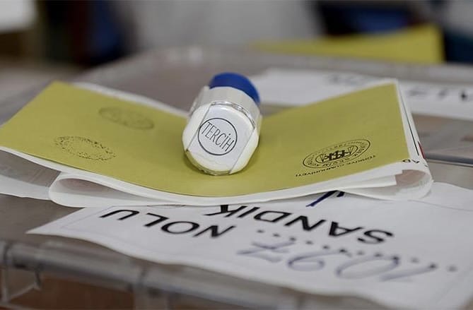 Kararsızlar Türkiye’de 1. Parti!