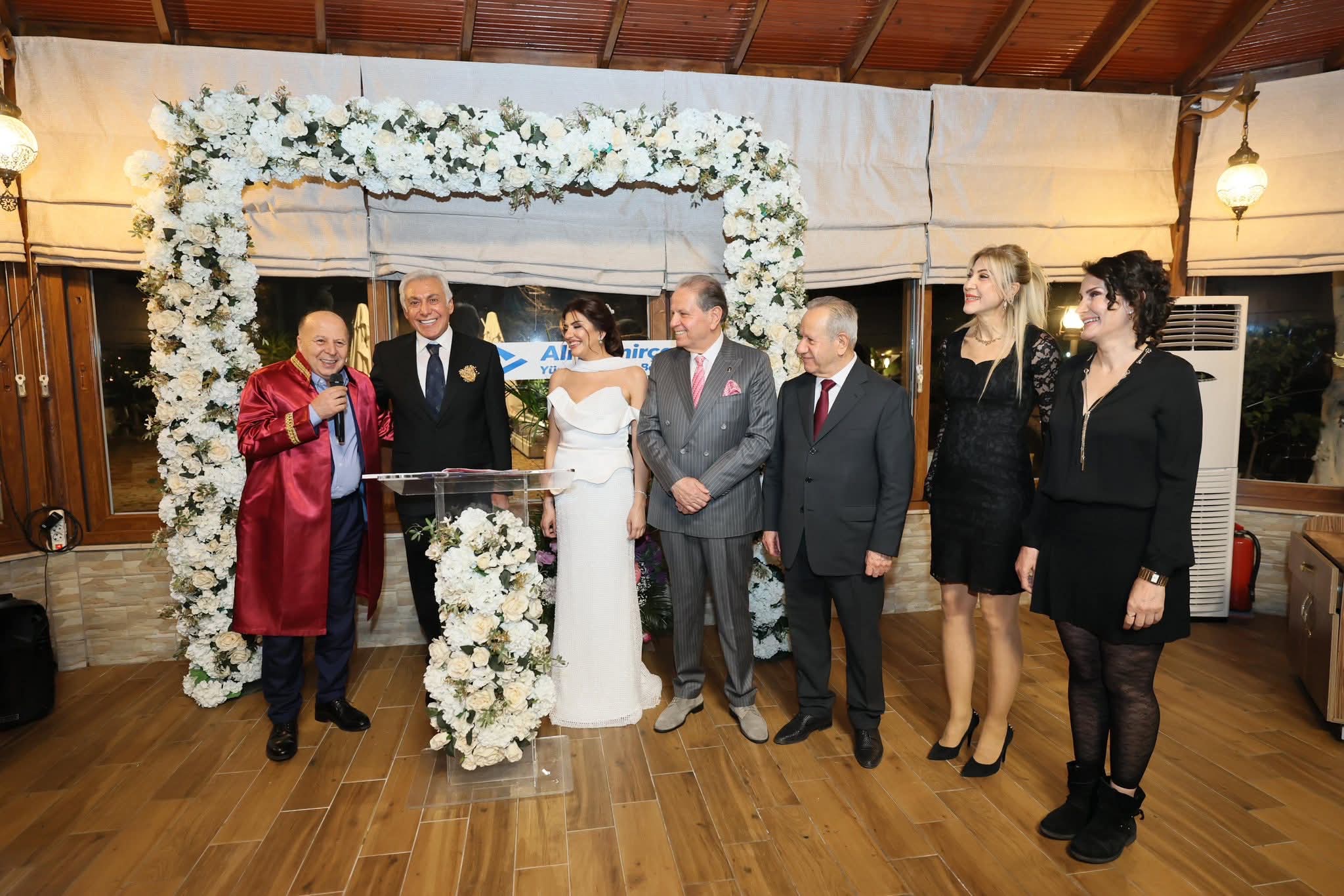 Adana Siyasetinde Mutlu Gün: Güvel Çifti Dünyaevine Girdi