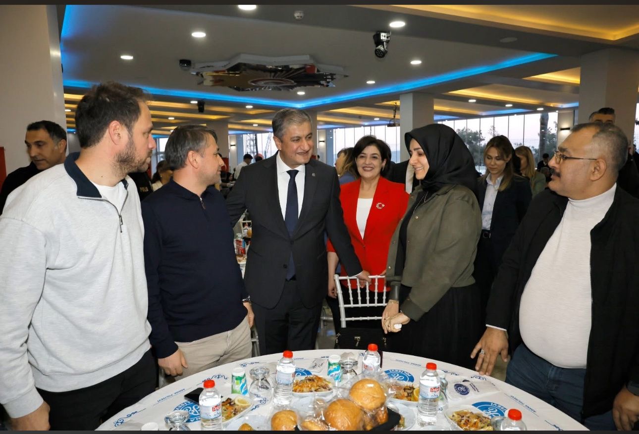 VALİMİZ SAYIN MUSTAFA YAVUZ ŞEHİT AİLELERİMİZ VE GAZİLERİMİZLE İFTAR SOFRASINDA BİR ARAYA GELDİ