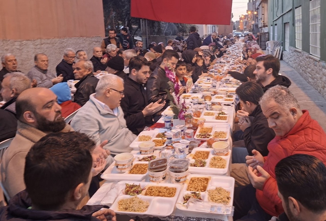 Ramazan Ayında Örnek Dayanışma