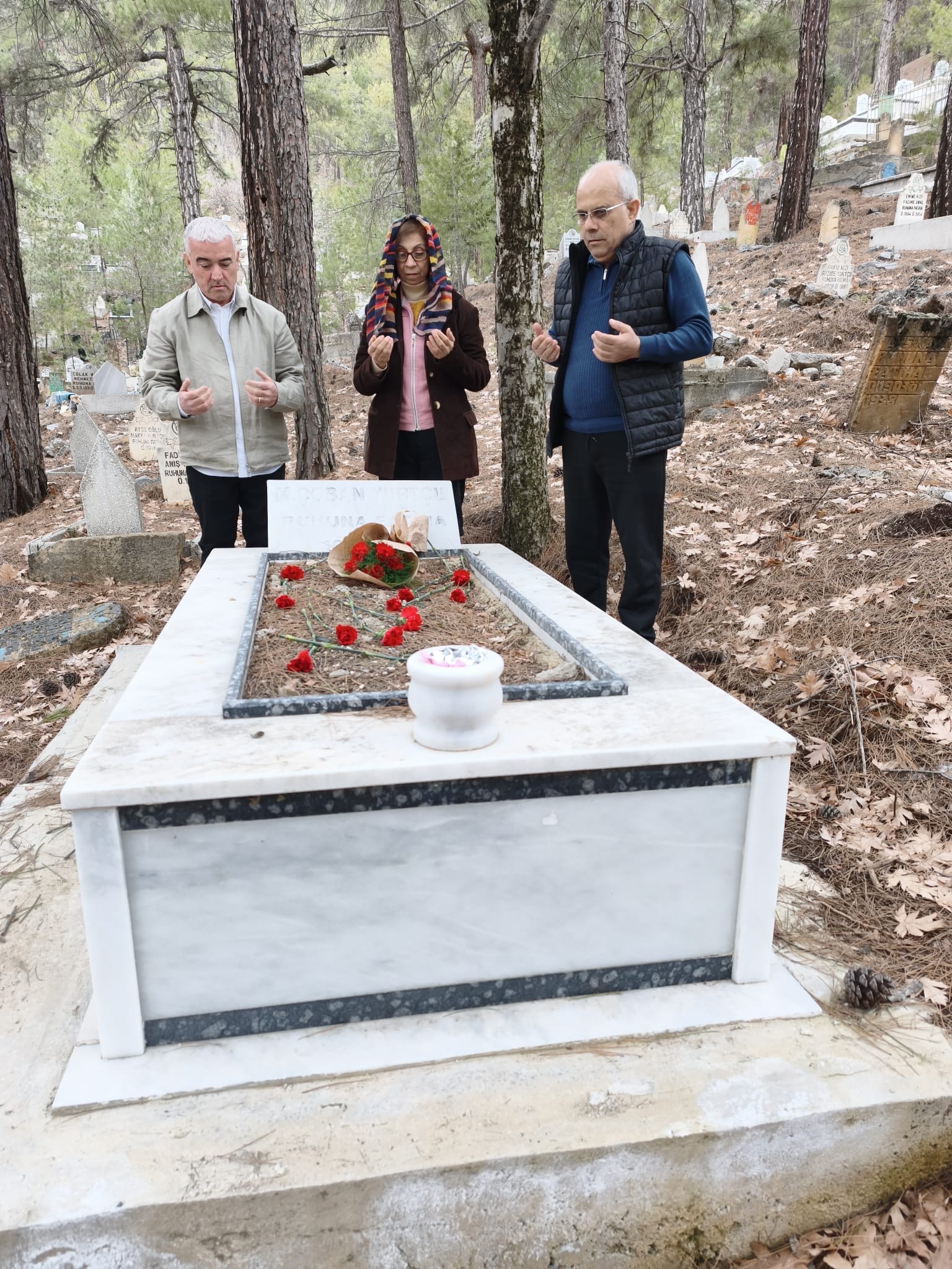 Yurtçu kabri başında anıldı