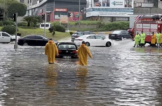 Belediyecilikte En Şanslı Şehir; Adana