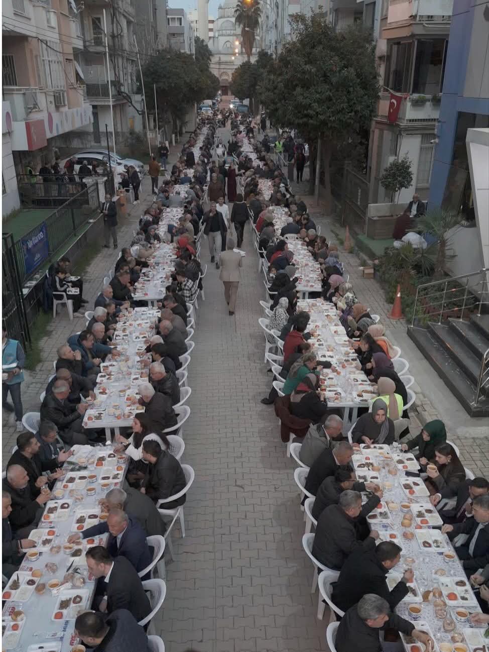 AK Parti Seyhan Teşkilatı Aile İftarında Buluştu