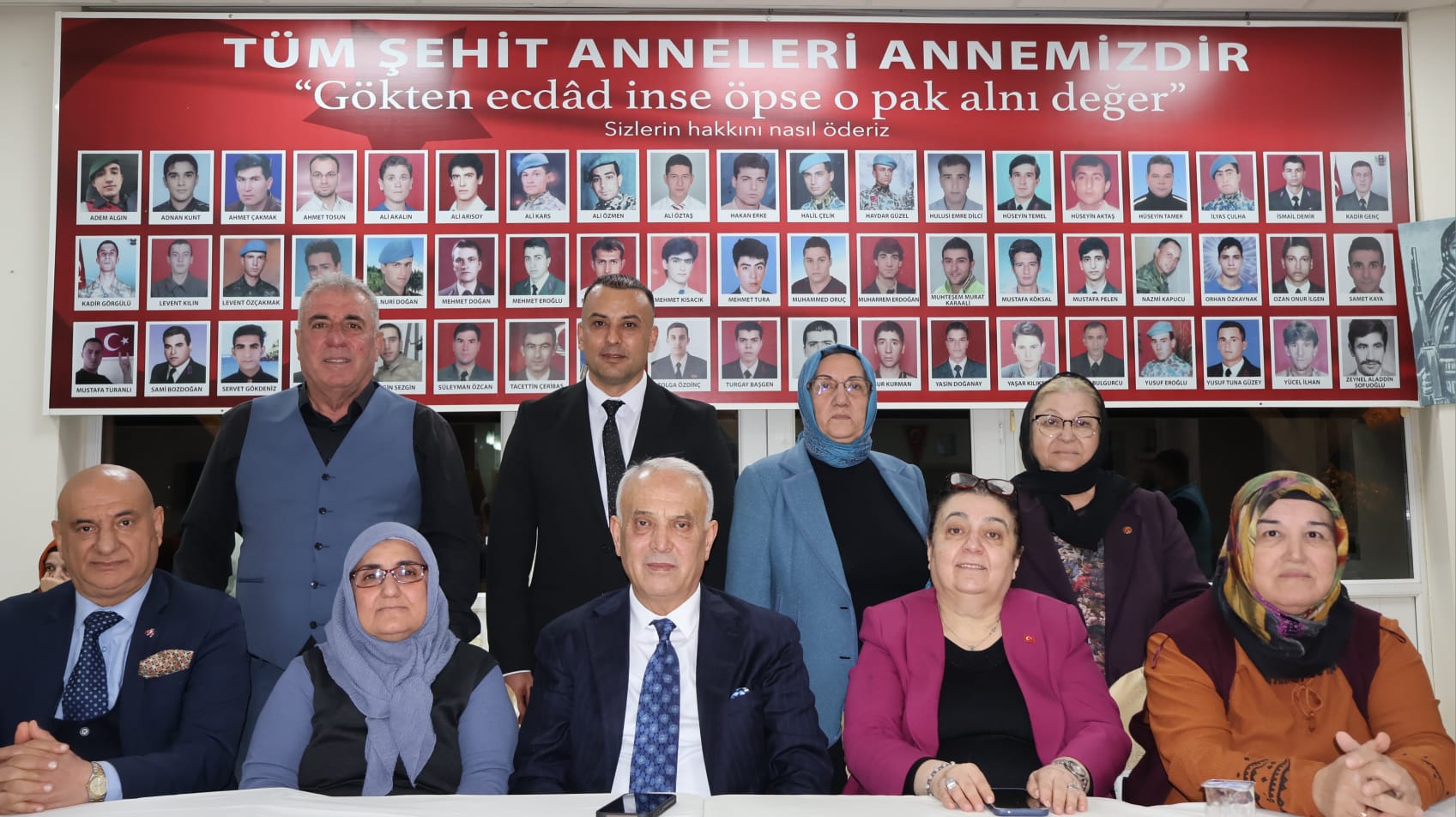 “Her zaman yanınızdayız, her zaman emrinizdeyiz!”