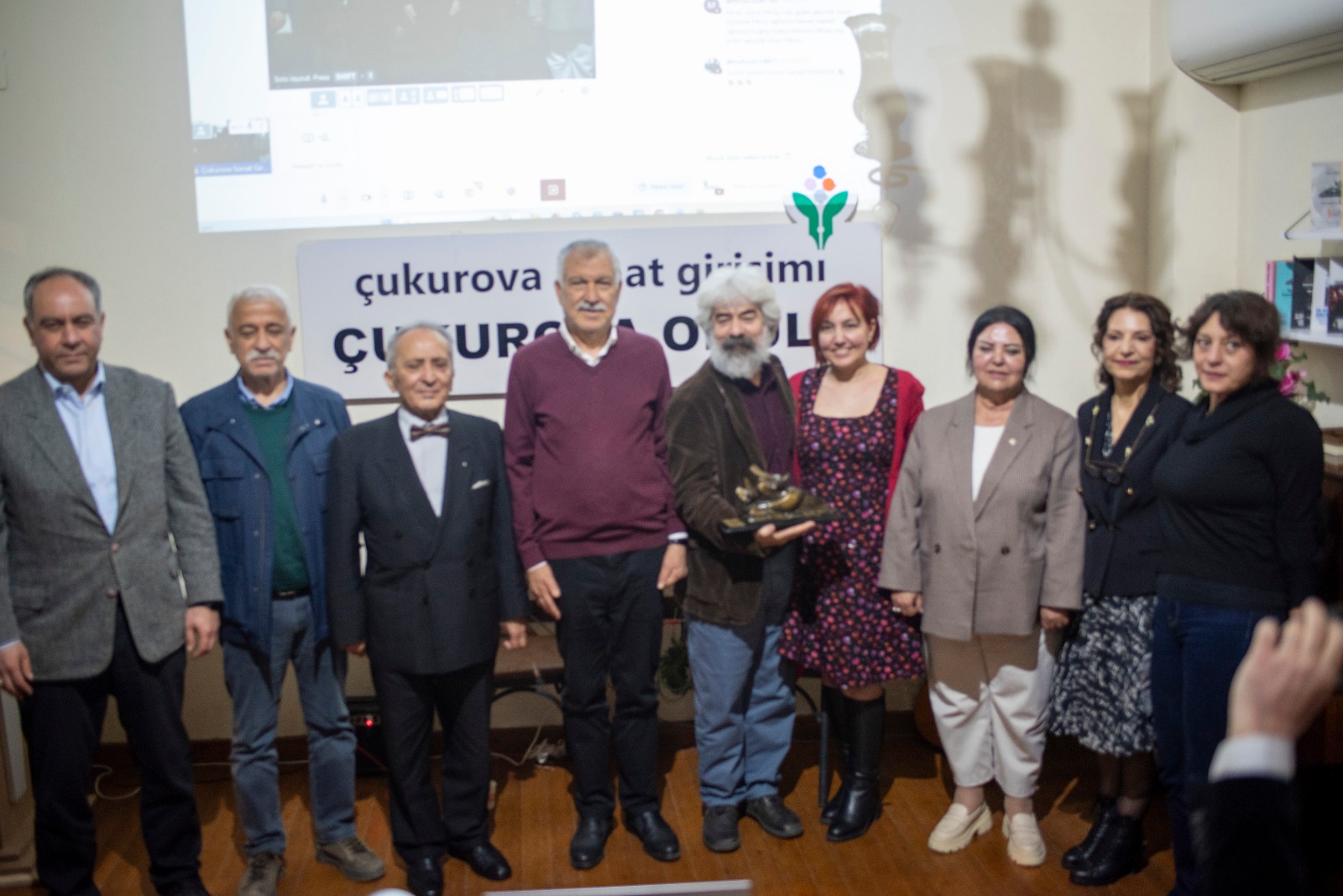 ÇUKUROVA ÖDÜLÜ NESİN VAKFINA TÖRENLE VERİLDİ