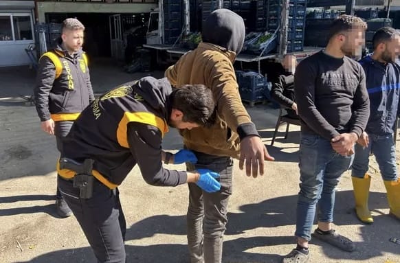 Sebze Hali’nde Düzensiz Göçmen Avı…