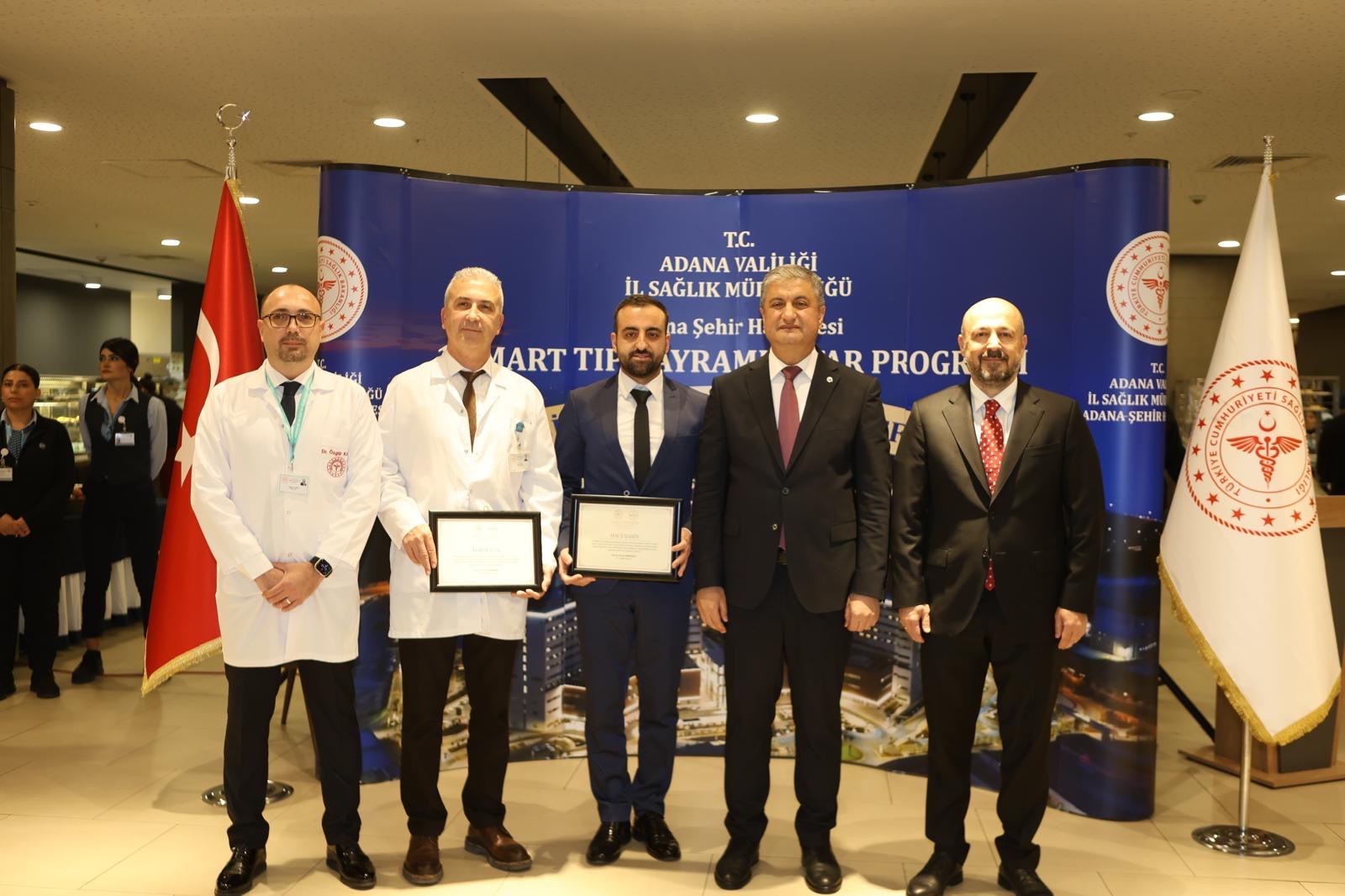 Vali Yavuz ve Nacar sağlık çalışanları ile iftar yaptı