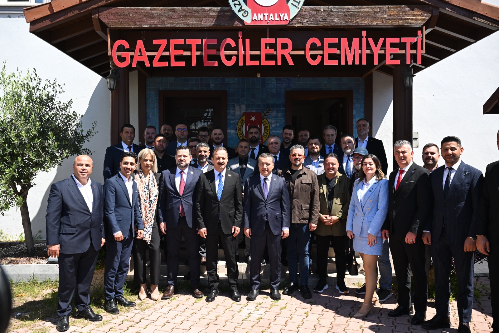 YAVUZ AĞIRALİOĞLU: ANAHTAR PARTİ KIYMETLİ BİR ALTERNATİF