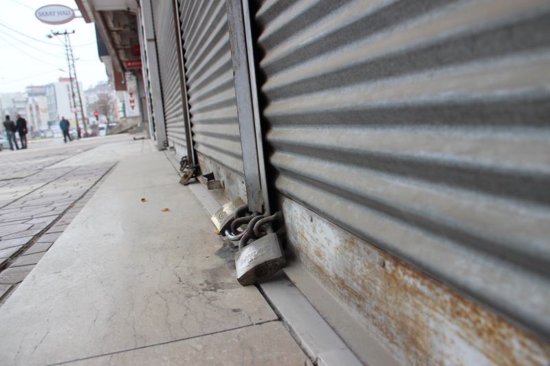 Her 10 Esnaftan 4’ü Kepenk İndirdi