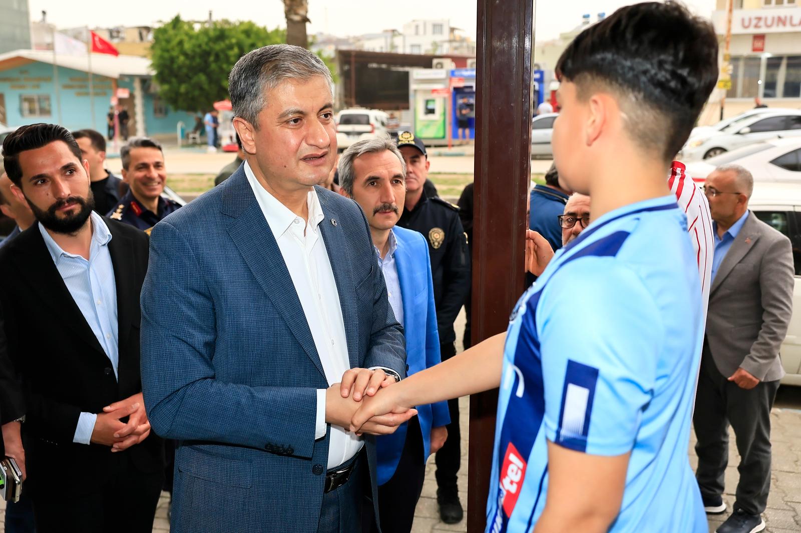 VALİ MUSTAFA YAVUZ ESNAF VE HEMŞEHRİLERİMİZLE BİR ARAYA GELDİ