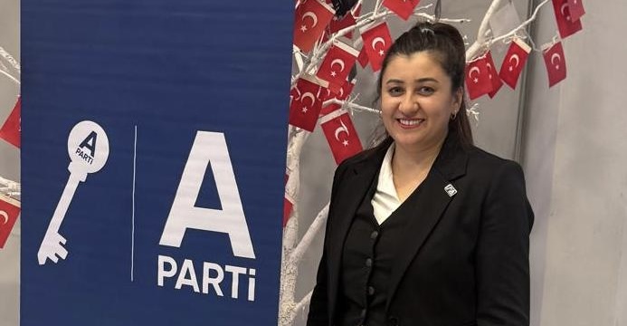 Başkan Akharman Enni’nin Altını Çizerek Sorusu: Eğitim Çökmüş Alarm Veriyor, Kim Sorumlu?