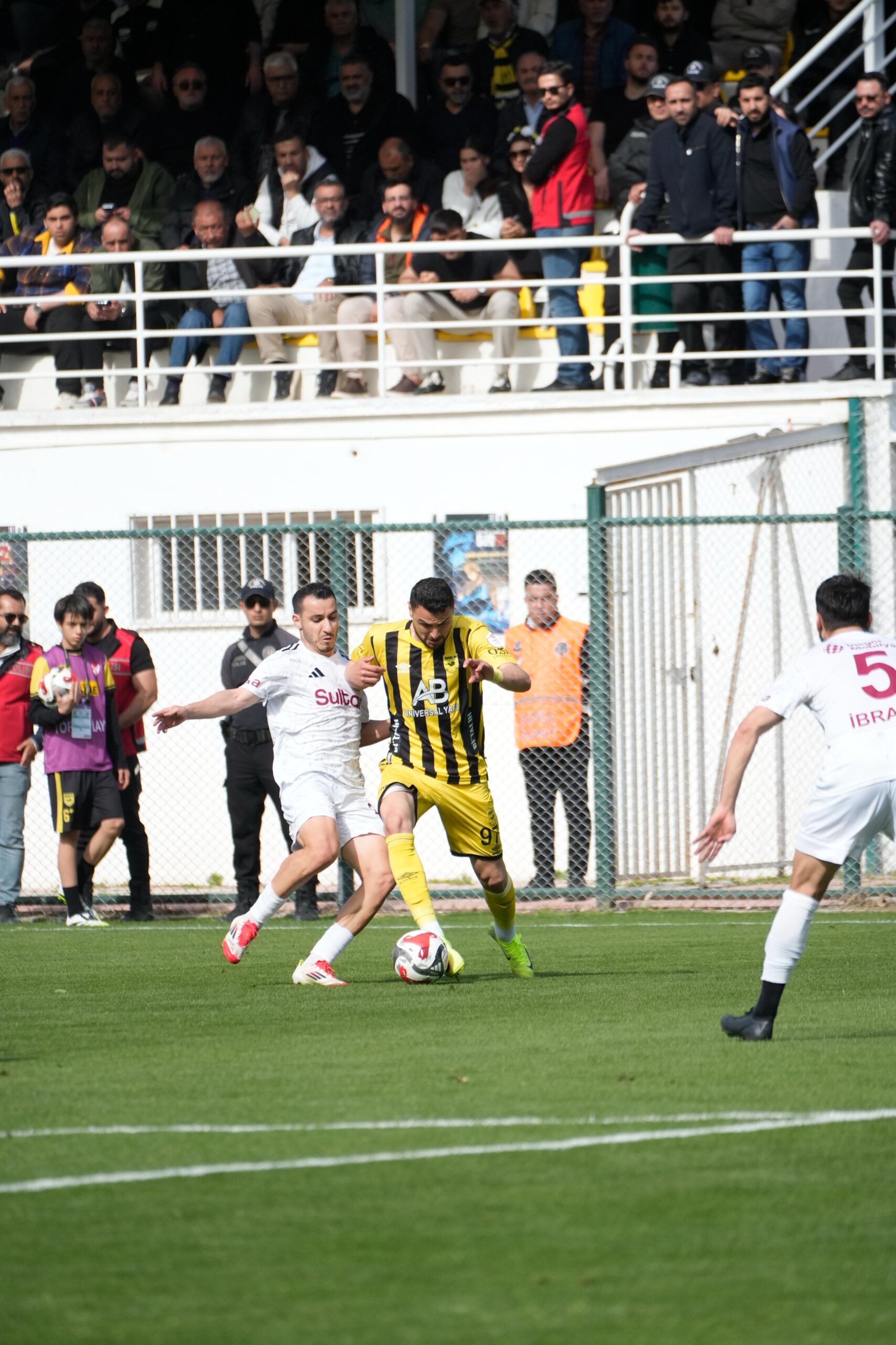 Adana 01 Futbol Kulübü evinde coştu 4-1
