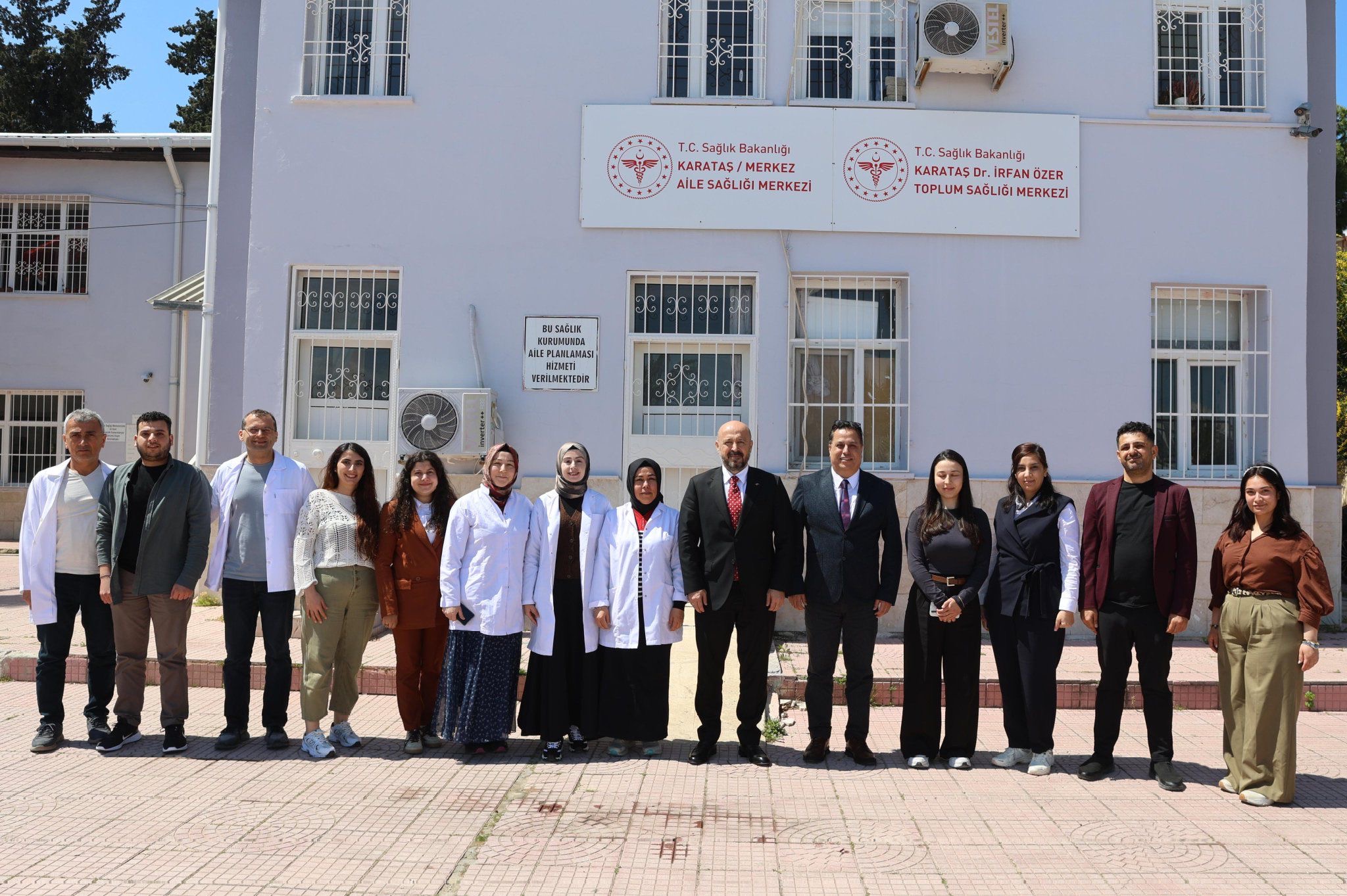 Nacar Karataş’ta sağlık tesislerini inceledi