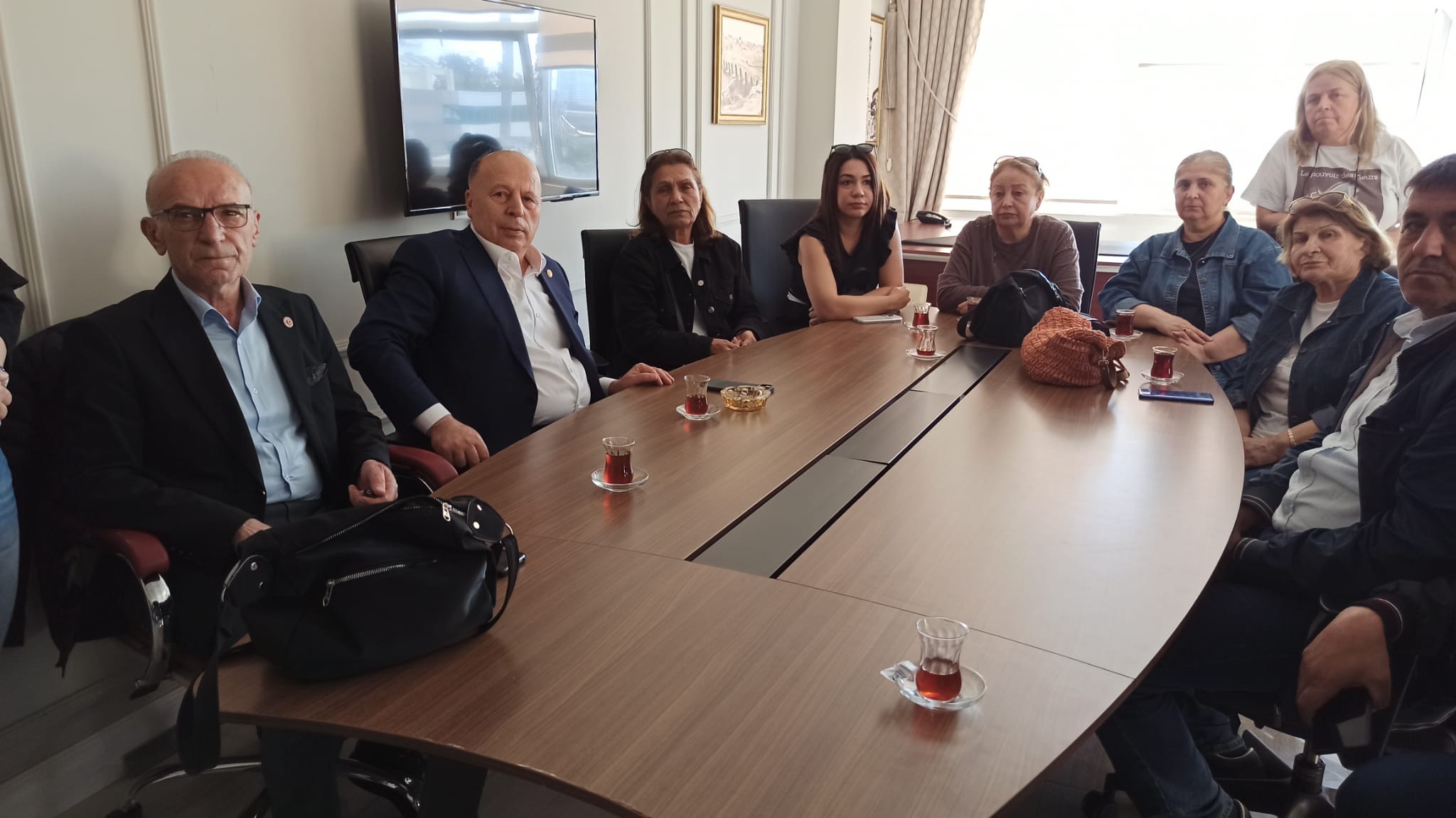 CHP’LİLERDEN DEMİRÇALI’YA DESTEK ÇIKARMASI