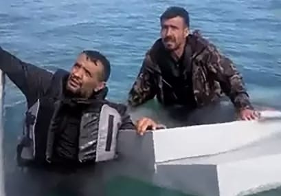 Tekne Su Aldı, 3 Kişi Kurtarıldı