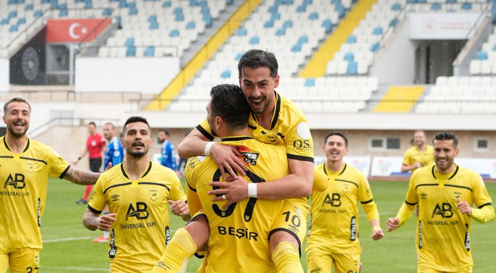 Adana 01 FK’da yüzler gülüyor