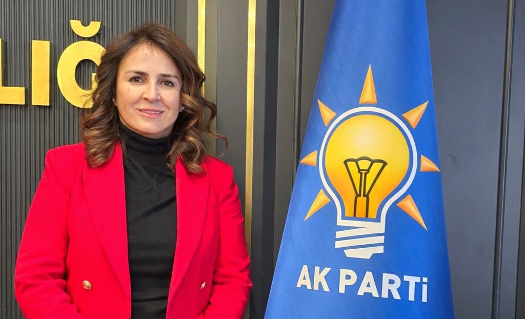 AK Parti Adana İl Kadın Kolları Başkanı Hacer Söylemez’den 23 Nisan Mesajı