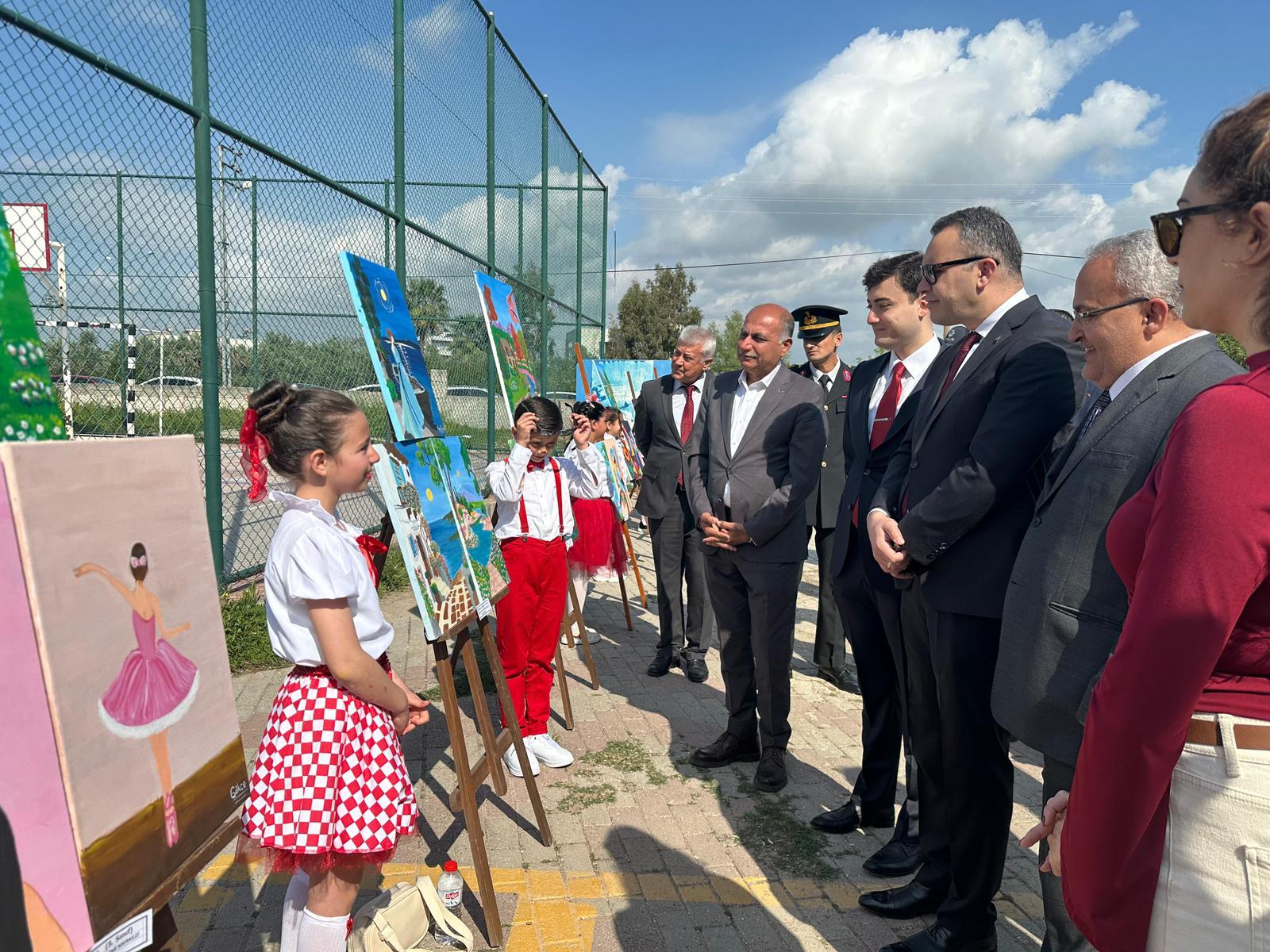 Yumurtalık’ta çocuklar için renkli kutlama