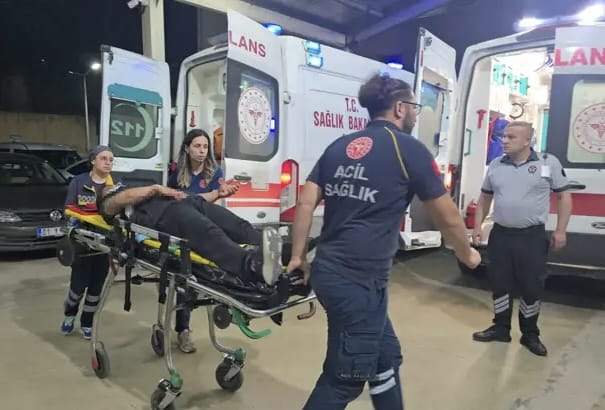 İki Otomobil Çarpıştı: 4 Yaralı