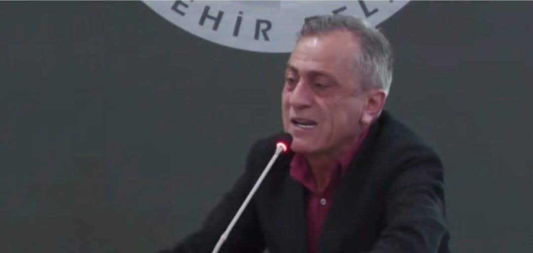 “Yol Yoktu, Çamur Vardı!” Zeydan Karalar Savunması Meclisi Karıştırdı