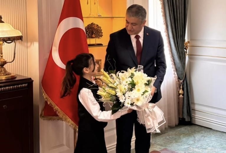 Çocuk Vali Temizlikten Yakındı