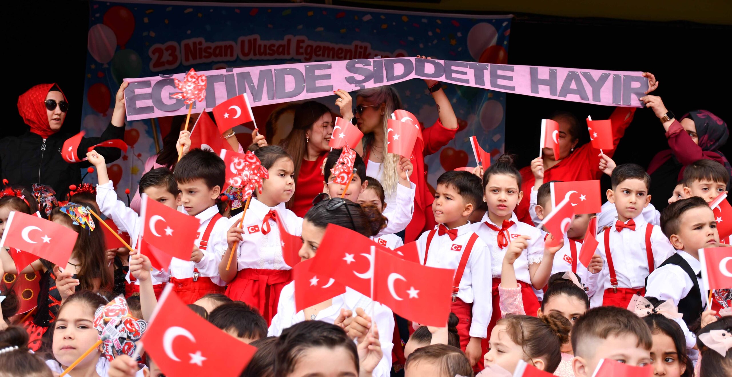 MİNİK KALPLERDEN ANLAMLI MESAJ: “EĞİTİMDE ŞİDDETE HAYIR”