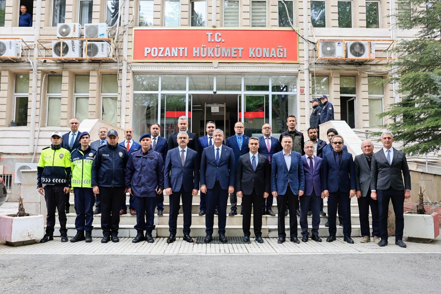 VALİ MUSTAFA YAVUZ POZANTI İLÇESİNİ ZİYARET ETTİ