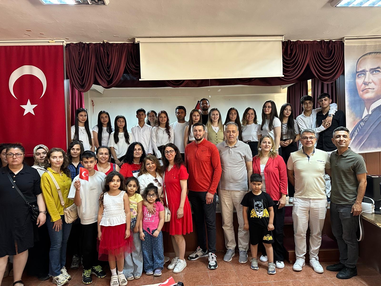 Seyhan İstiklal Anadolu Lisesi’nde 19 Mayıs Coşkusu