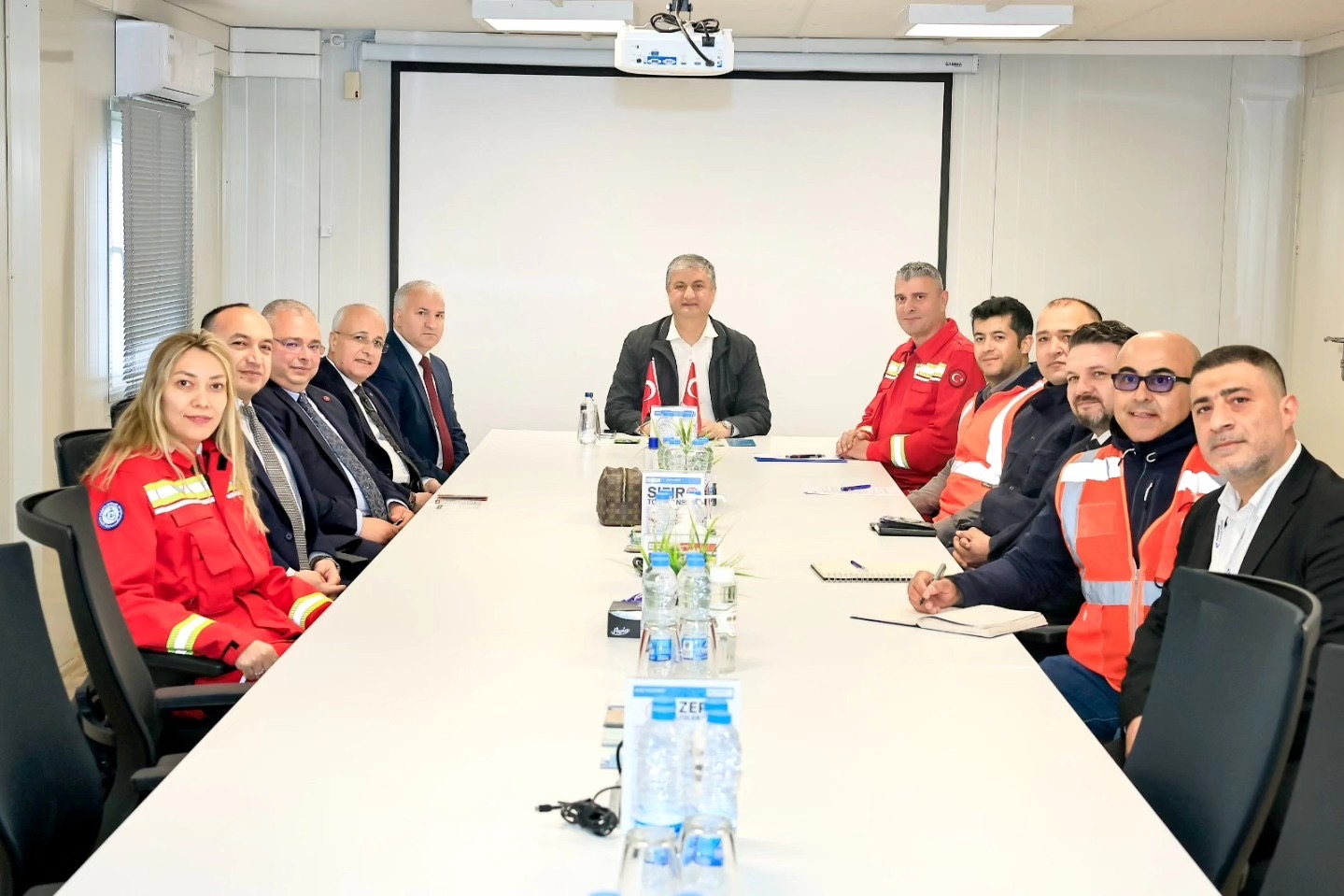 MUSTAFA YAVUZ, CEYHAN’DA STRATEJİK ENERJİ YATIRIMINI YERİNDE İNCELEDİ
