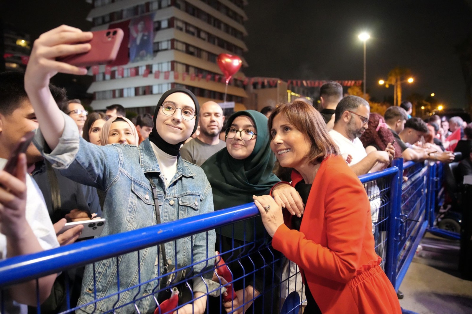 Oya Tekin’den Duygusal 19 Mayıs Mesajı: “Çok Yakında Meydanlarda Buluşacağız”
