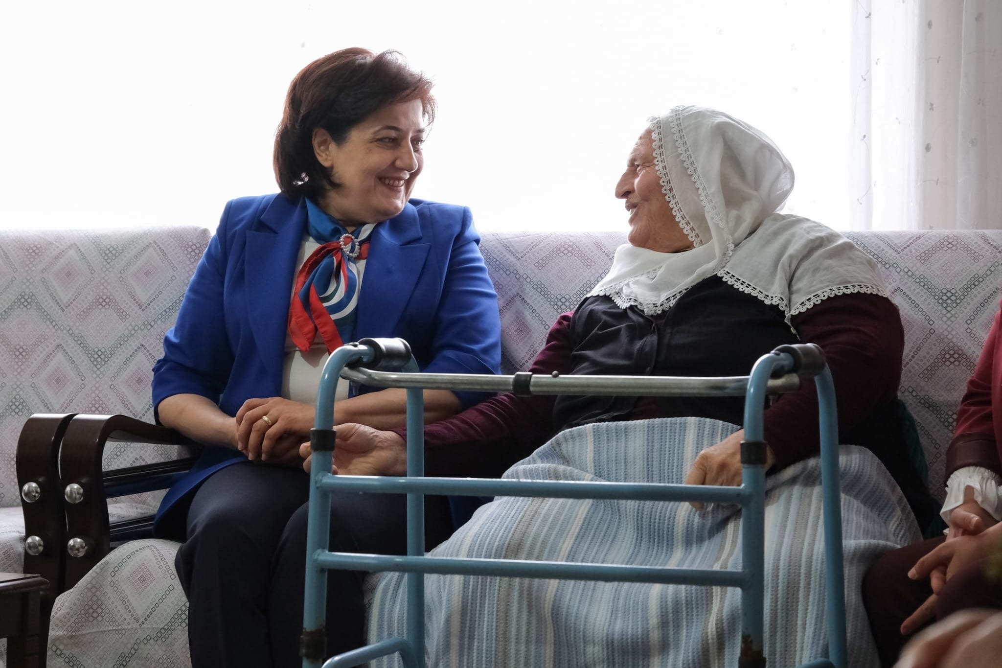 SÜREYYA YAVUZ HANIMEFENDİ’DEN ŞEHİT ANNELERİNE ANNELER GÜNÜ ÖNCESİNDE ZİYARET