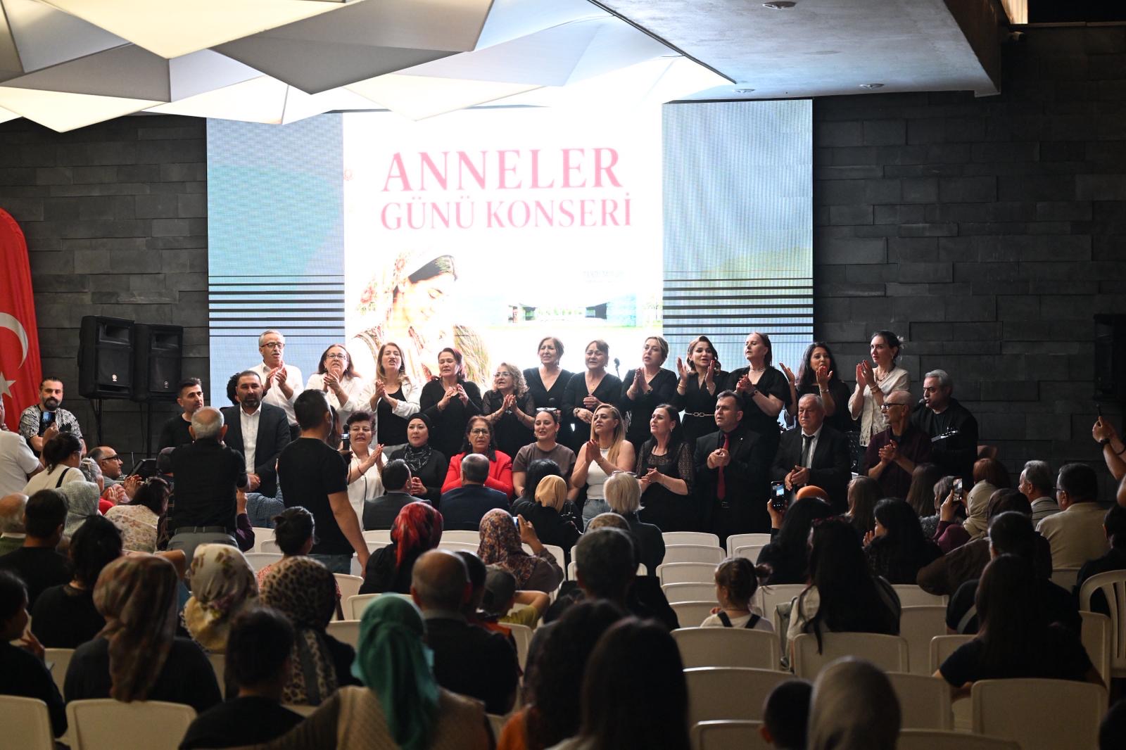 SARIÇAM’DA “TÜRKÜLERLE ANNELERİMİZE VEFA GECESİ”