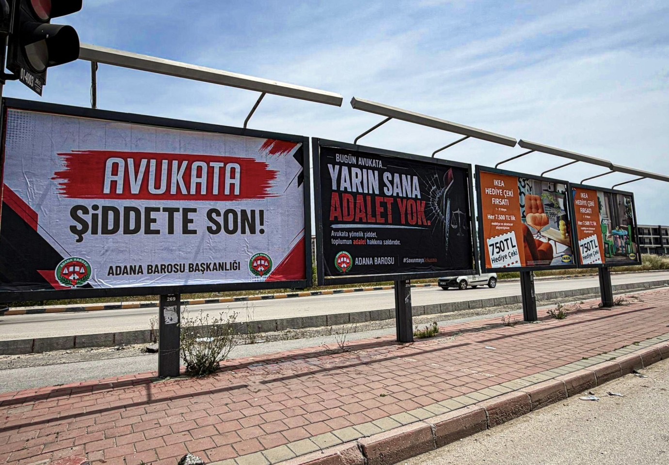 Adana Barosu‘ndan İlginç Protesto