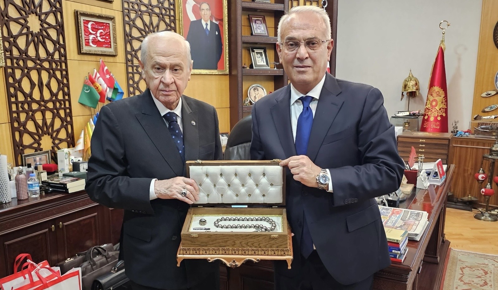 Lidere Sadakat Mesajıyla Görevi Bıraktı