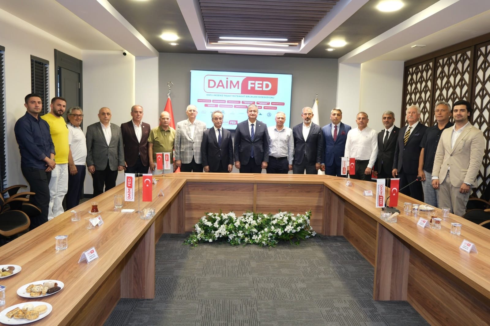 Adana Valisi Yavuz’dan DAİMFED’e Hayırlı Olsun Ziyareti