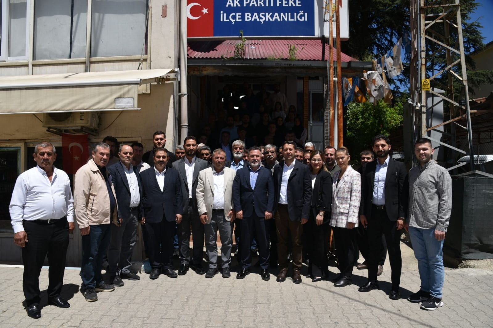 AK PARTİ ADANA TEŞKİLATI BAYRAM BOYUNCA SAHADAYDI