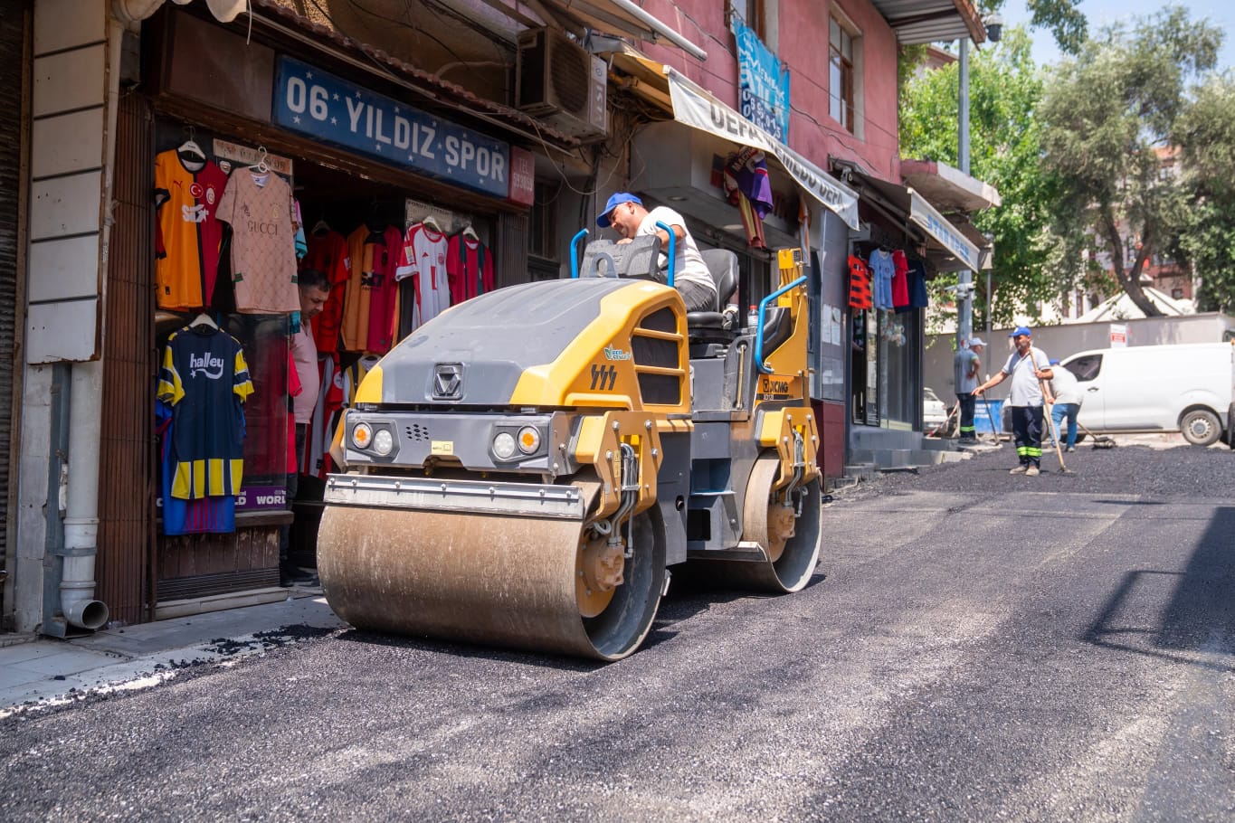 Seyhan Belediyesi Yol Yenileme Çalışmalarına Hız Verdi