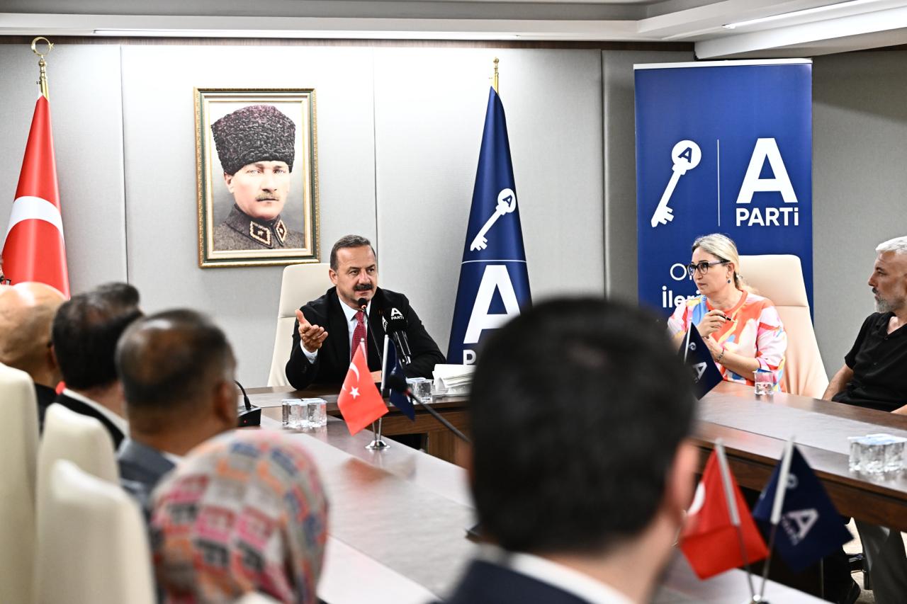 ANAHTAR PARTİ MİLLET DİVANI BAŞLADI