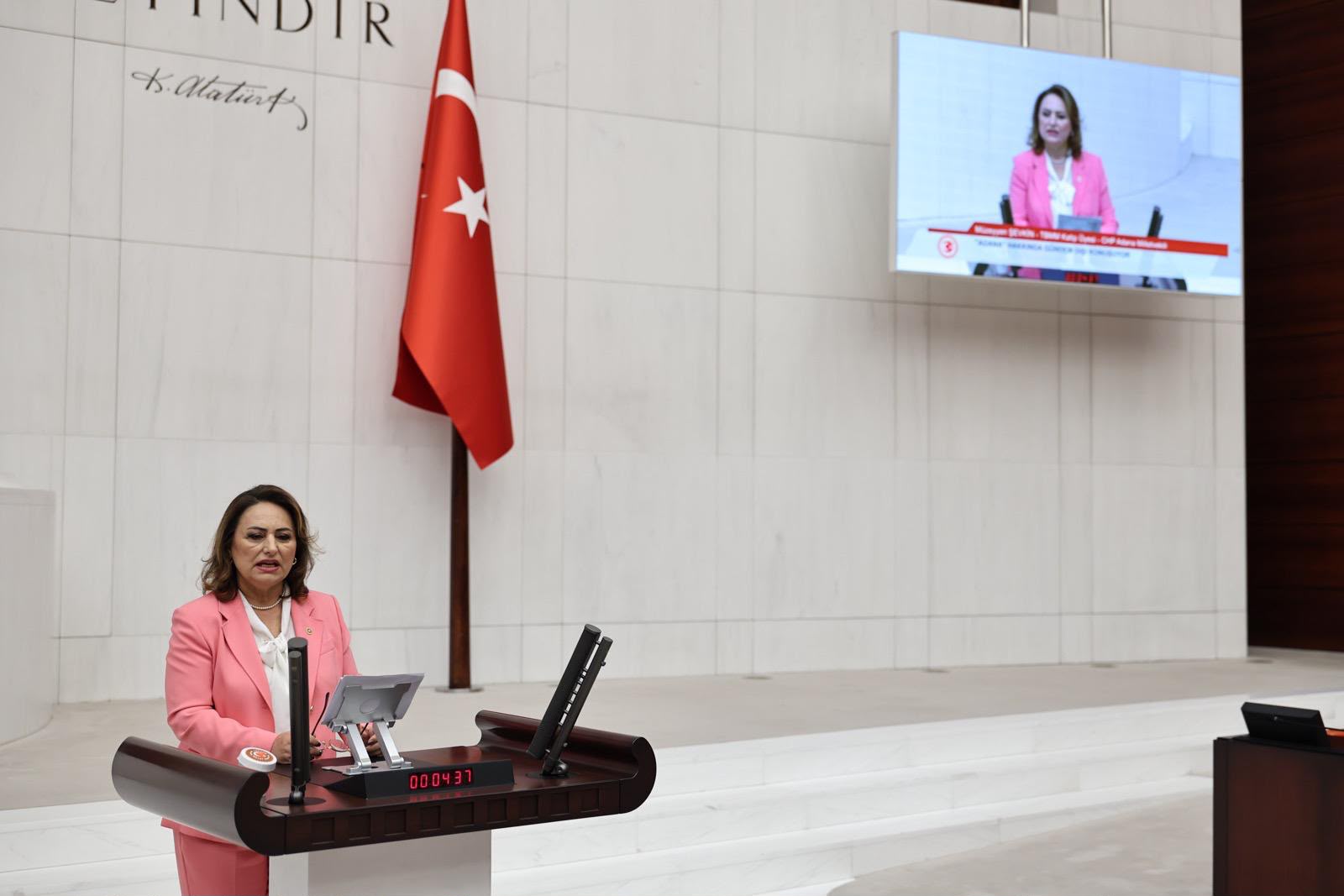 “Onbinlerce usta öğretici çözüm bekliyor”