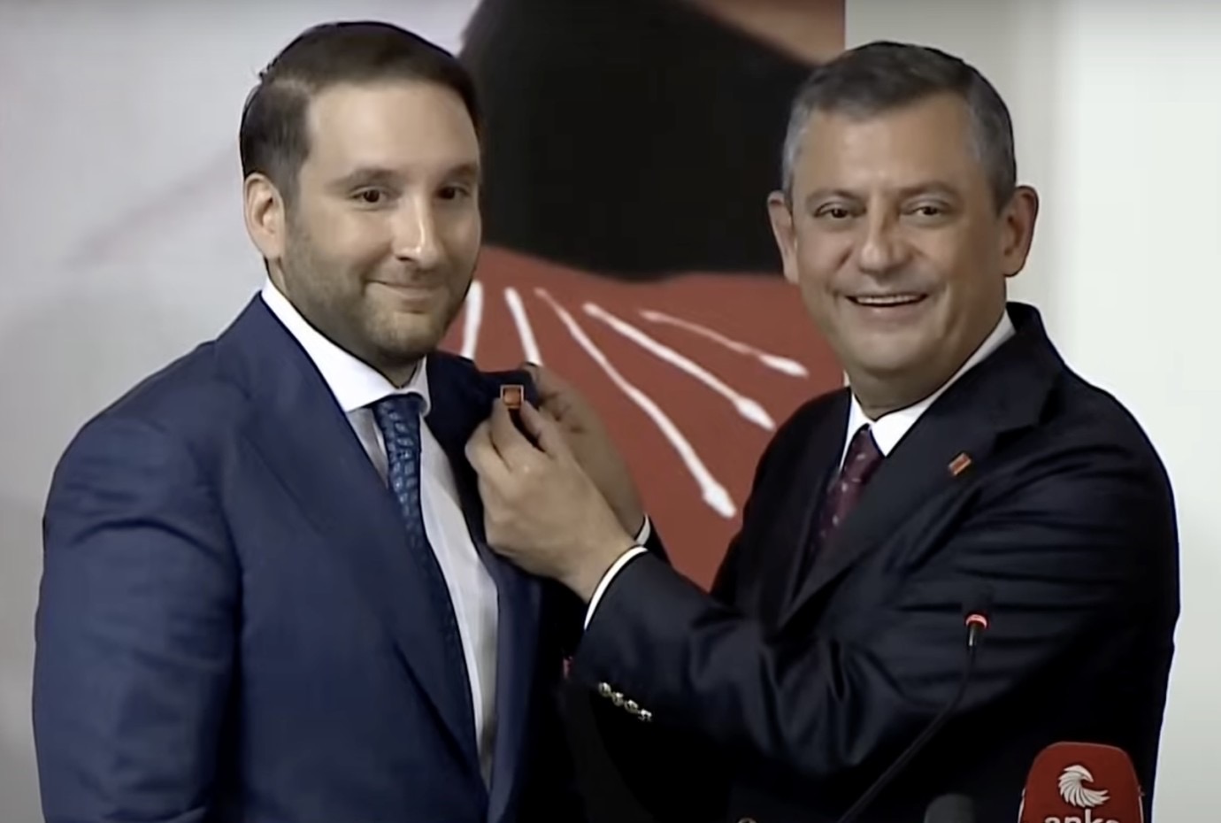 “6,5 Milyon Genç Odalarına Hapsoldu”