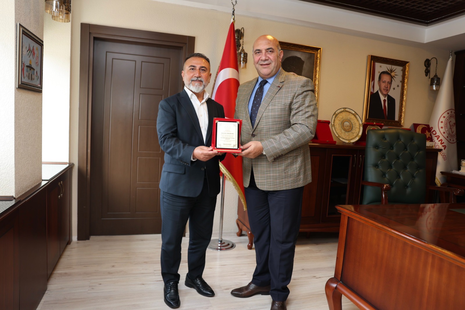 Altıneller Okulları’na Adana İl Milli Eğitim Müdürlüğü’nden Plaket