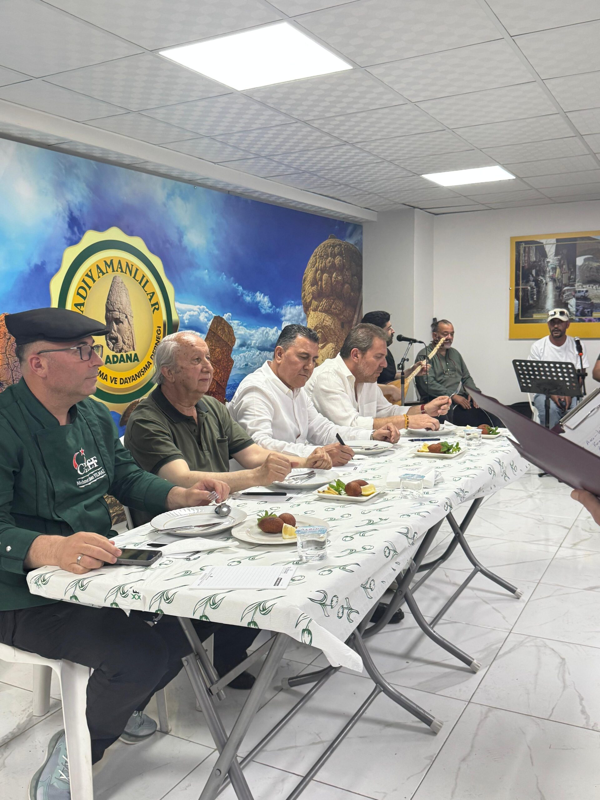 ADIYAMAN’IN ASIRLIK LEZZETLERİ ADANA’DA YARIŞTI: KÜLTÜREL MİRAS GELECEK NESİLLERE AKTARILIYOR