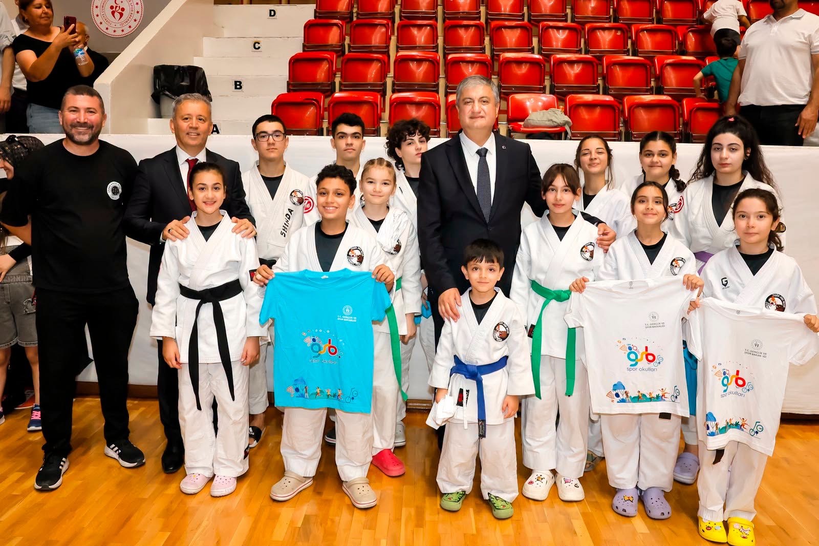 VALİ MUSTAFA YAVUZ GENÇLİK VE SPOR BAKANLIĞI SPOR OKULLARI VE ENGELSİZ SPOR OKULLARI AÇILIŞ PROGRAMINA KATILDI