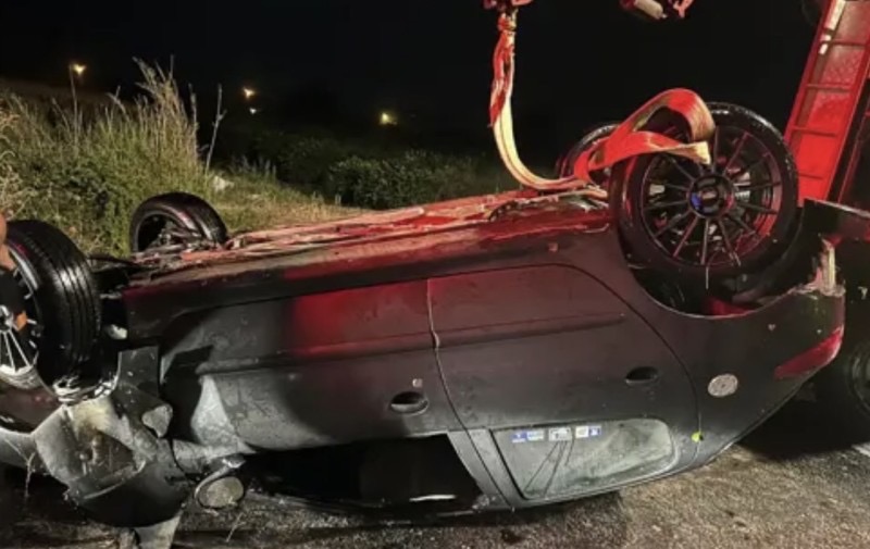 Otomobili Sulama Kanalına Uçtu!