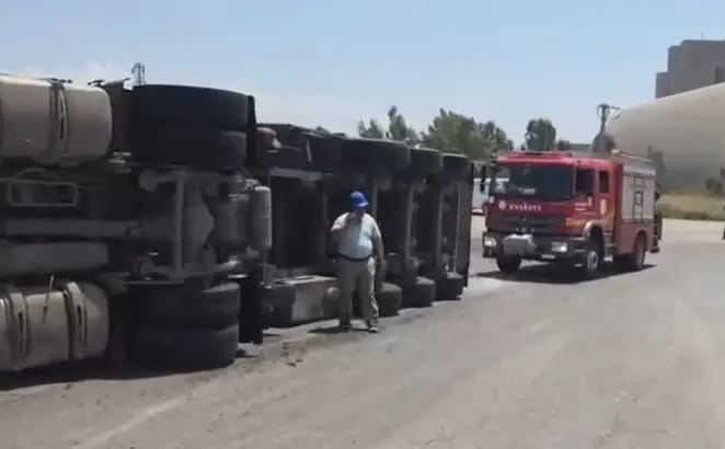 Devrilen Tırın Şoförü Ölümden Döndü