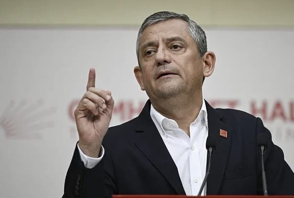 Özel İstifa Etti; e-Devlet Kilitlendi