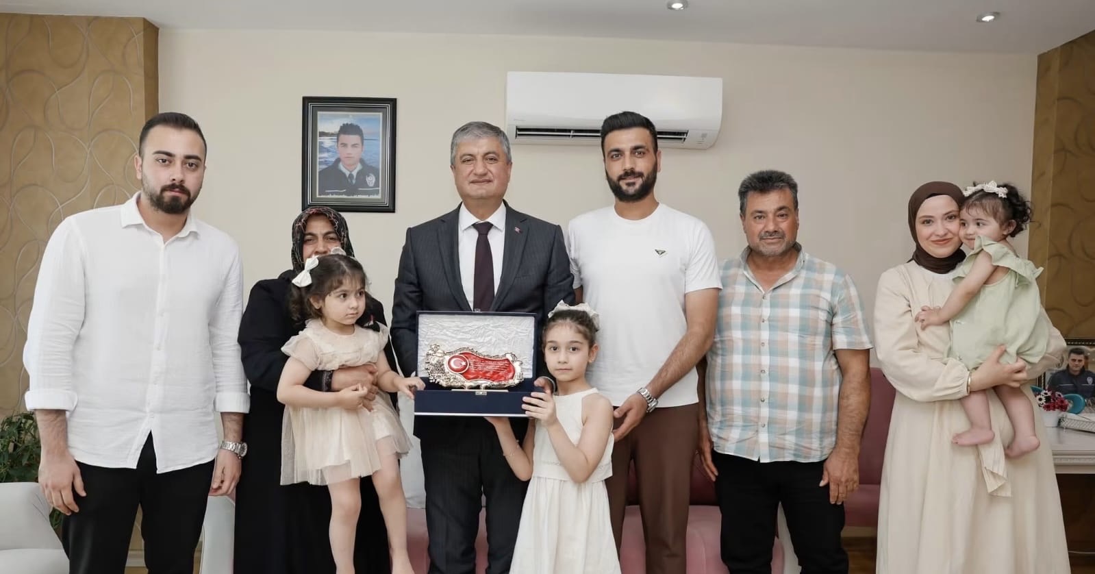 VALİ MUSTAFA YAVUZ’DAN 15 TEMMUZ ŞEHİTLERİMİZİN AİLELERİNE ZİYARET