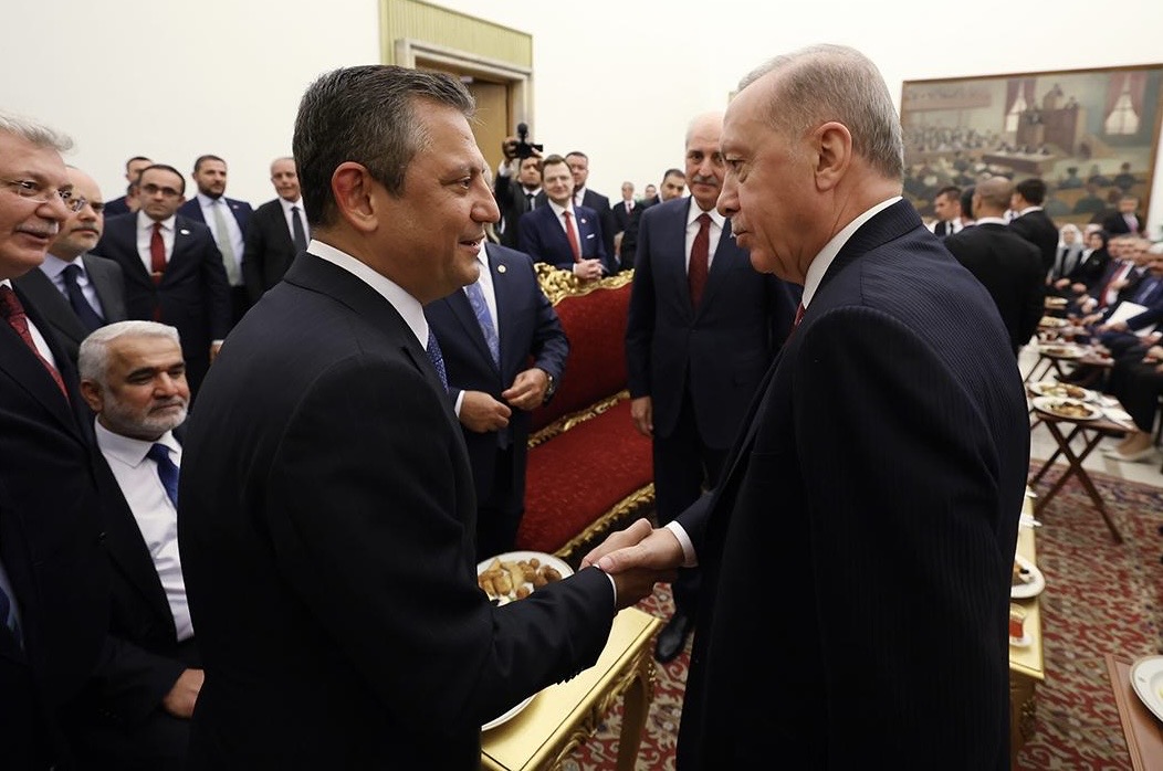İki Farklı Anket. İki Farklı Sonuç!