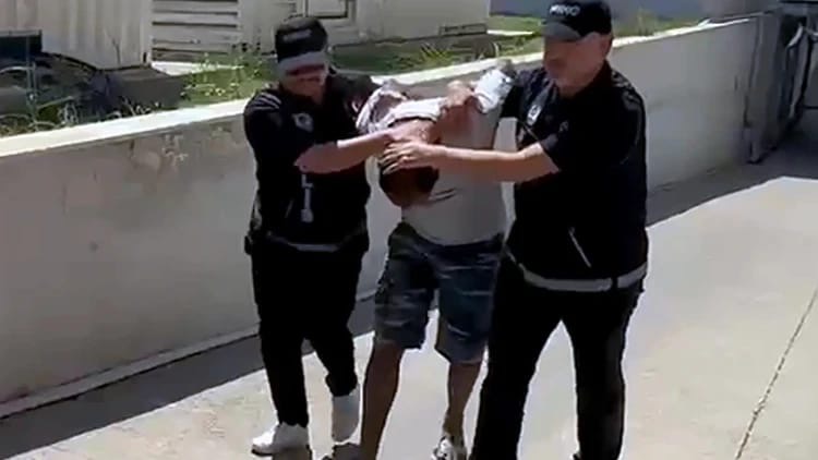 Kırmızı Bültenle Aranıyordu; Yakalandı