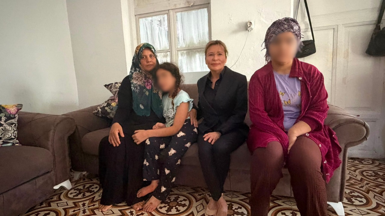 Seyhan’da Zor Günler Geçiren Aileye Filiz Kepme’den Destek Ziyareti